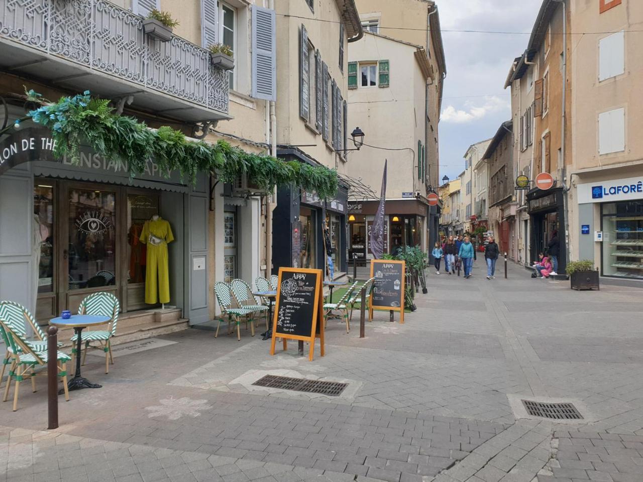 Appartement Au Coeur De La Sorgue LʼIsle-sur-la-Sorgue Exterior foto